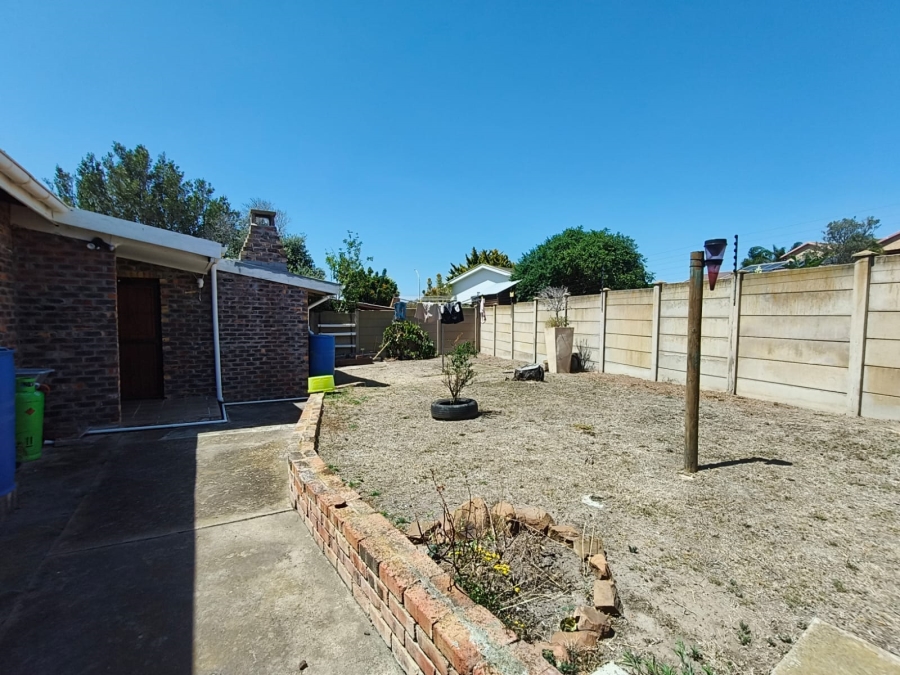 3 Bedroom Property for Sale in Wavecrest Eastern Cape